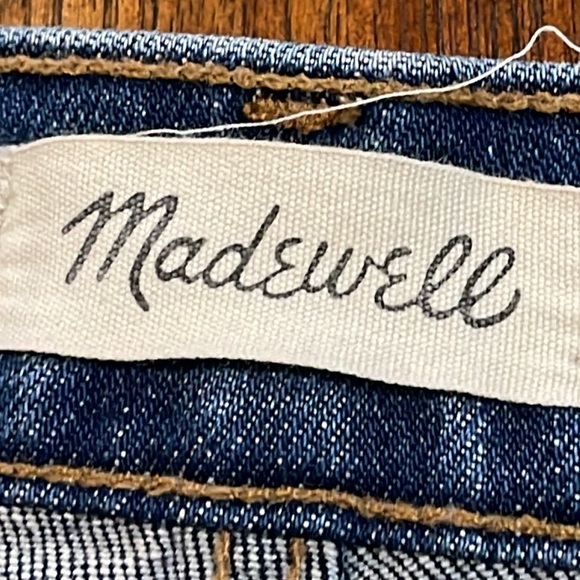 Madewell Momjean size 26 Blue Medium Wash Distressed high rise high Waisted - Picture 6 of 13